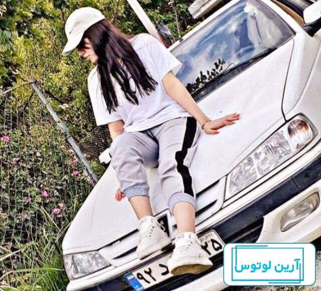 عکس دختر در ماشین شب