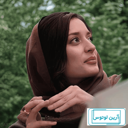 عکس گلپری در اوای باران (ناهید محمودی) - دفتر انشا