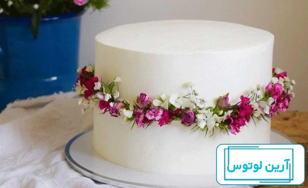 کیک تولد خاص با گل قرمز؛ 15 عکس از کیک‌های لاکچری و زیبا